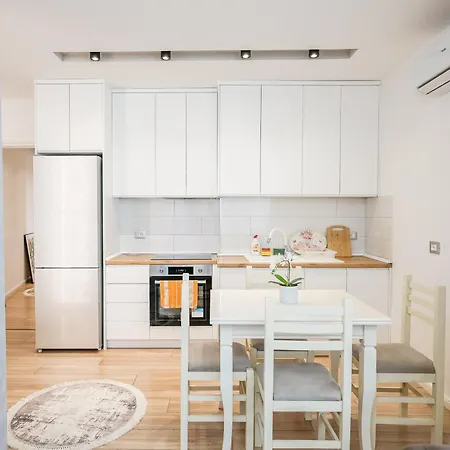 Premium Apartment In The Center Tirana Exterior photo